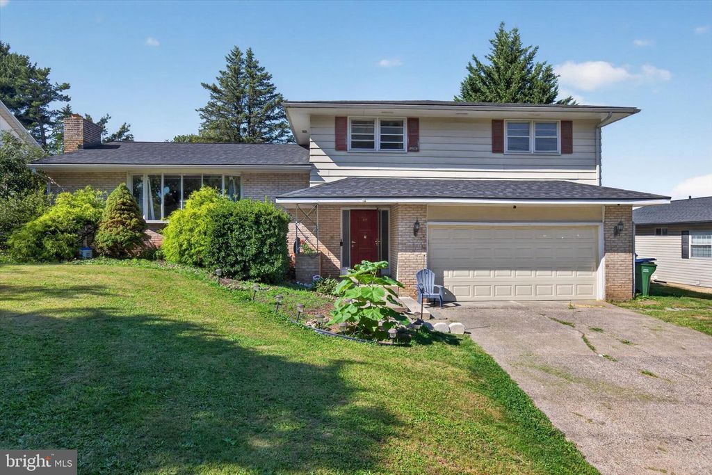 817 S PROGRESS AVE, Harrisburg, PA 17111