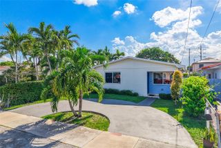 250 NW 61st Ave, Miami, FL 33126
