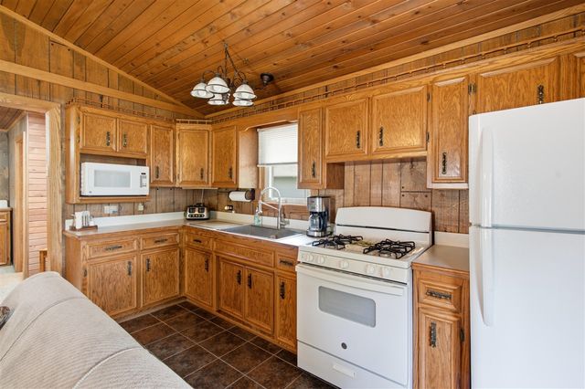 94482 Drive A, Lawton, MI 49065
