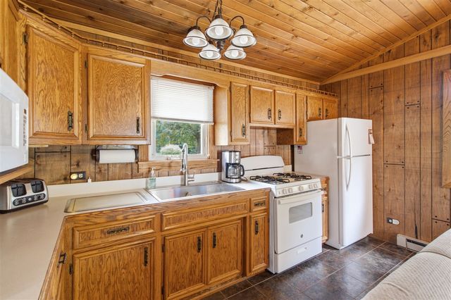 94482 Drive A, Lawton, MI 49065