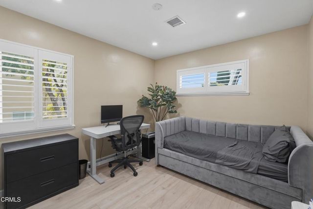 5236 Bellingham Avenue, Los Angeles, CA 91607