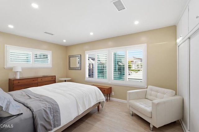 5236 Bellingham Avenue, Los Angeles, CA 91607