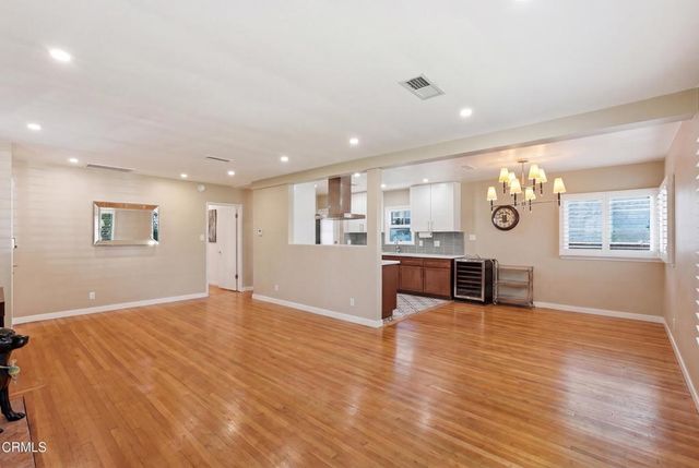 5236 Bellingham Avenue, Los Angeles, CA 91607