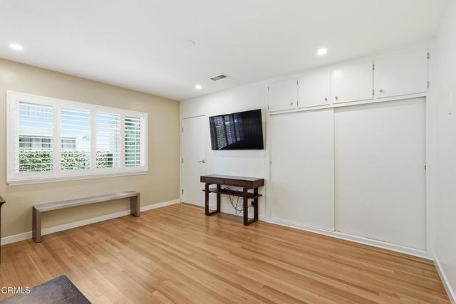 5236 Bellingham Avenue, Los Angeles, CA 91607