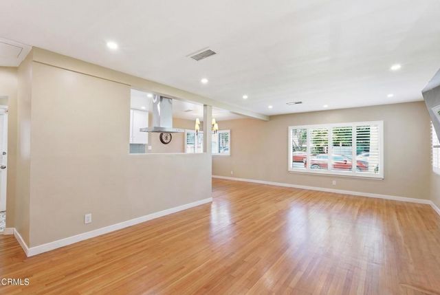 5236 Bellingham Avenue, Los Angeles, CA 91607
