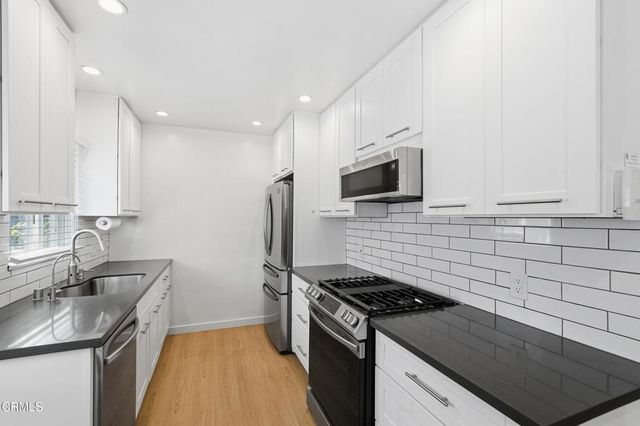 5236 Bellingham Avenue, Los Angeles, CA 91607