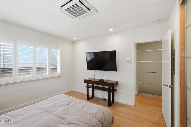 5236 Bellingham Avenue, Los Angeles, CA 91607