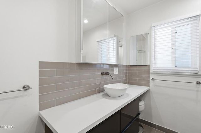 5236 Bellingham Avenue, Los Angeles, CA 91607