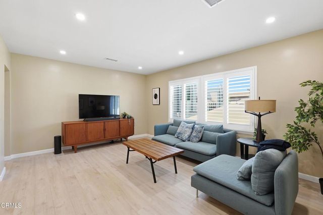 5236 Bellingham Avenue, Los Angeles, CA 91607