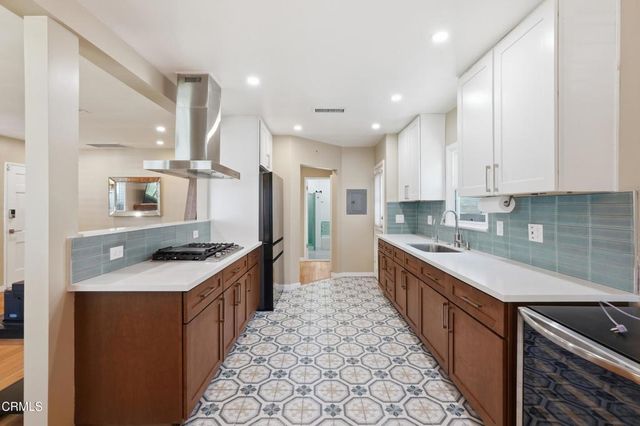 5236 Bellingham Avenue, Los Angeles, CA 91607