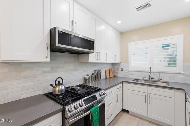 5236 Bellingham Avenue, Los Angeles, CA 91607