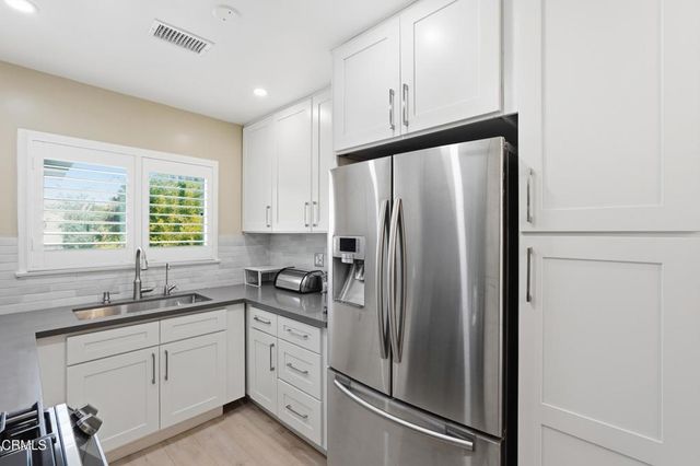 5236 Bellingham Avenue, Los Angeles, CA 91607