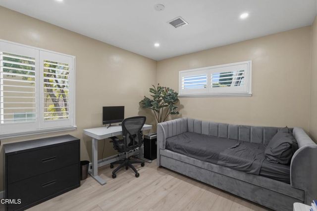 5236 Bellingham Avenue, Los Angeles, CA 91607