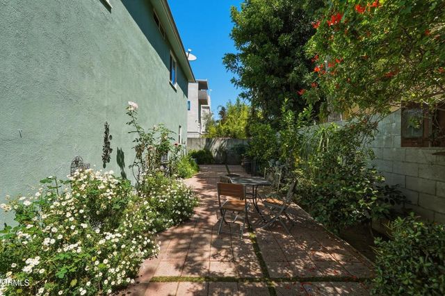 5236 Bellingham Avenue, Los Angeles, CA 91607