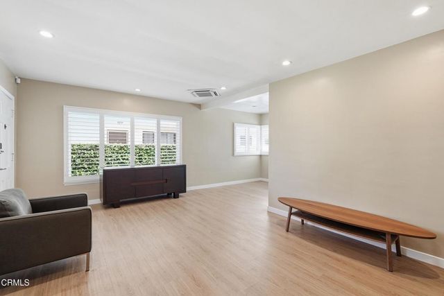 5236 Bellingham Avenue, Los Angeles, CA 91607
