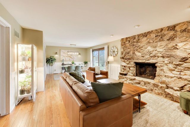 1 Aberdeen Road, Hawthorn Woods, IL 60047