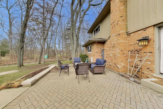 1 Aberdeen Road, Hawthorn Woods, IL 60047