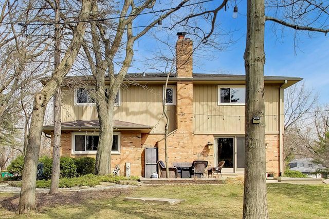 1 Aberdeen Road, Hawthorn Woods, IL 60047