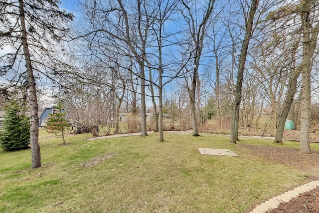 1 Aberdeen Road, Hawthorn Woods, IL 60047