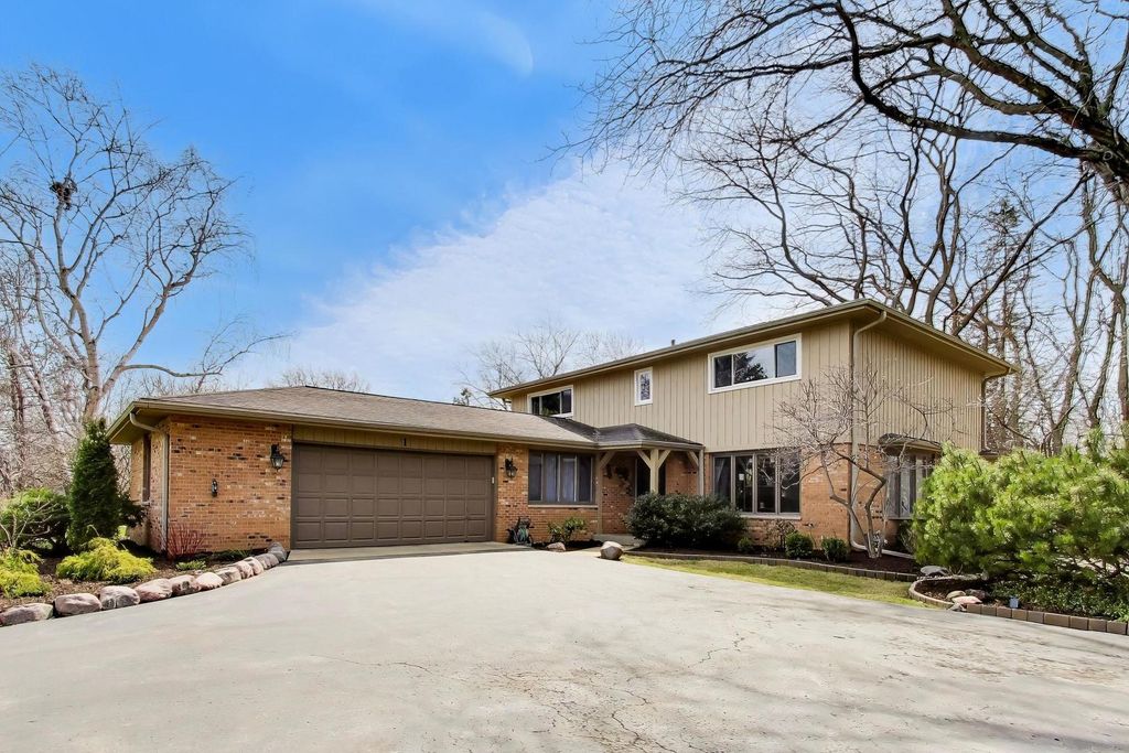 1 Aberdeen Road, Hawthorn Woods, IL 60047