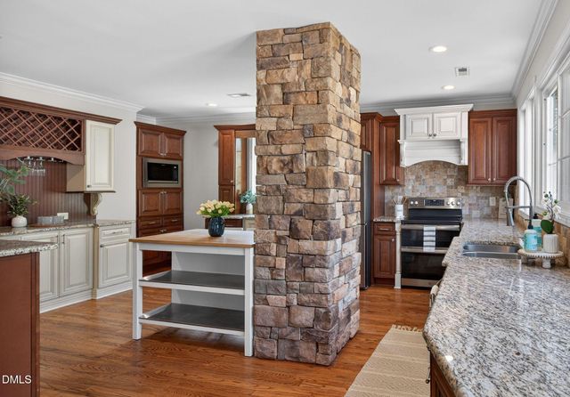 119 W Vernon Avenue, Wake Forest, NC 27587