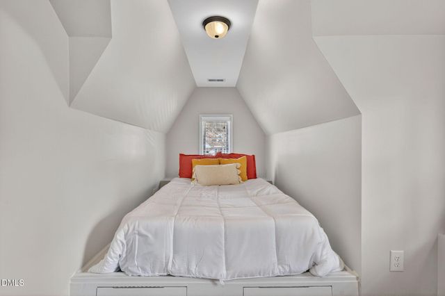 119 W Vernon Avenue, Wake Forest, NC 27587