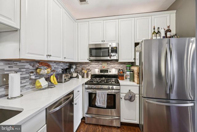 1621 LADUE CT #207, Woodbridge, VA 22191