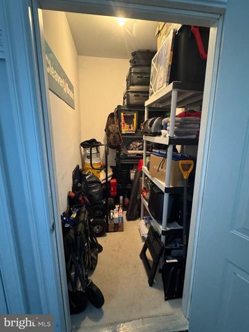 1621 LADUE CT #207, Woodbridge, VA 22191