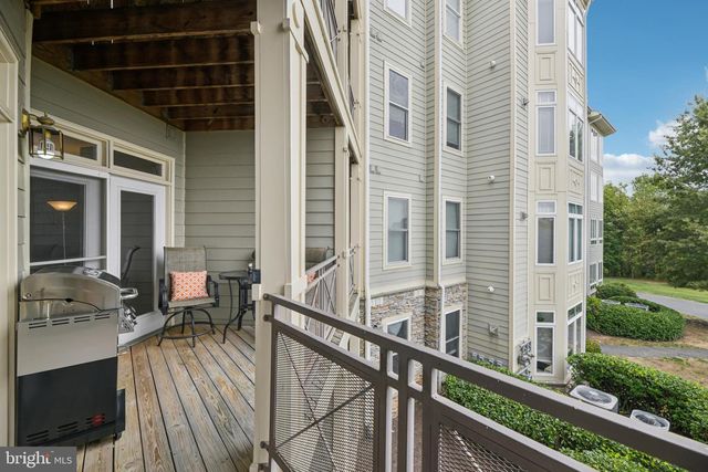 1621 LADUE CT #207, Woodbridge, VA 22191