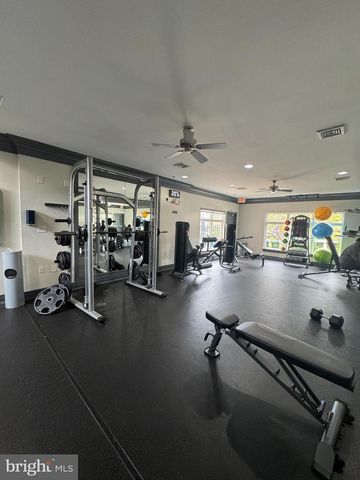 1621 LADUE CT #207, Woodbridge, VA 22191