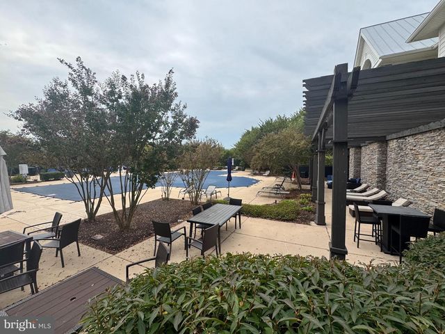 1621 LADUE CT #207, Woodbridge, VA 22191