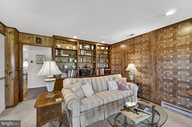 15669 OAKLAND RD, Reva, VA 22735