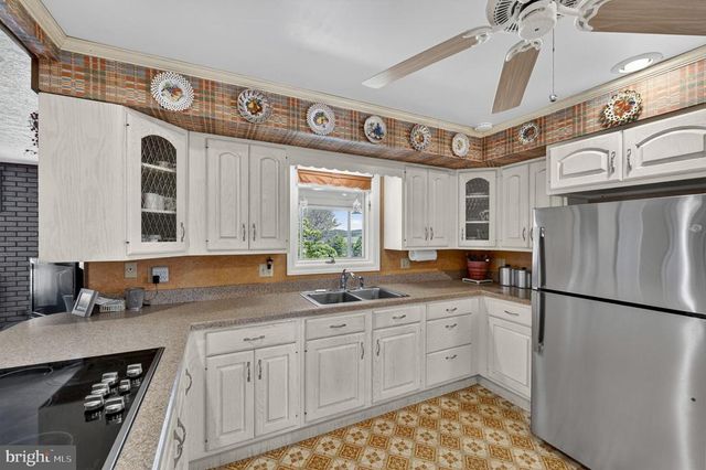 15669 OAKLAND RD, Reva, VA 22735