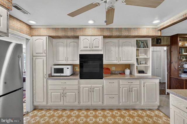 15669 OAKLAND RD, Reva, VA 22735