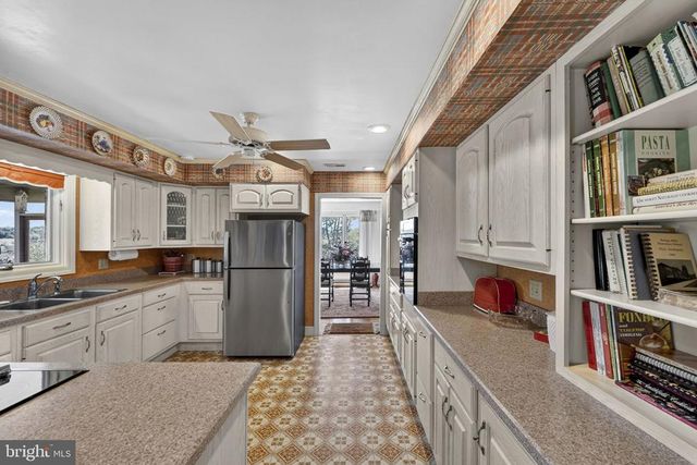 15669 OAKLAND RD, Reva, VA 22735