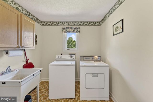 15669 OAKLAND RD, Reva, VA 22735