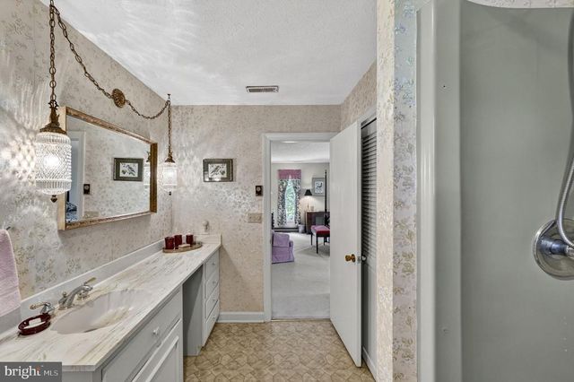 15669 OAKLAND RD, Reva, VA 22735