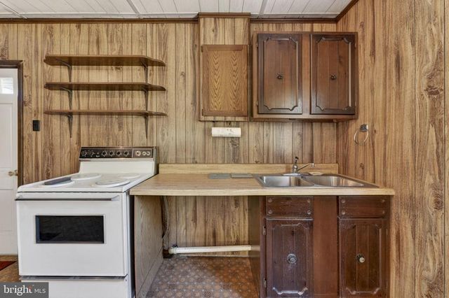 15669 OAKLAND RD, Reva, VA 22735