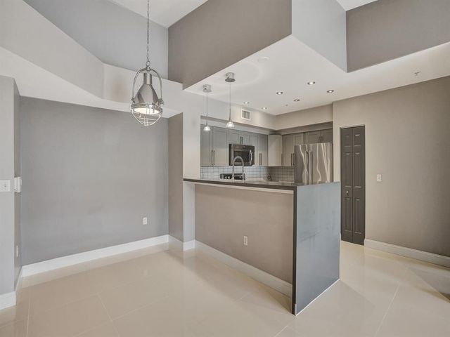 2351 W PRESERVE Way 303, Miramar, FL 33025