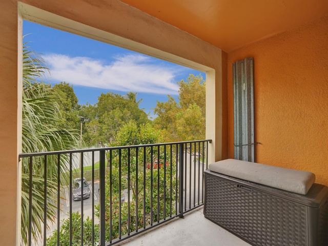 2351 W PRESERVE Way 303, Miramar, FL 33025