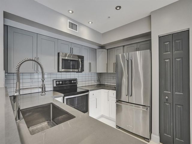 2351 W PRESERVE Way 303, Miramar, FL 33025