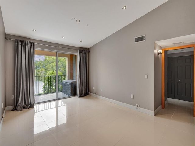 2351 W PRESERVE Way 303, Miramar, FL 33025