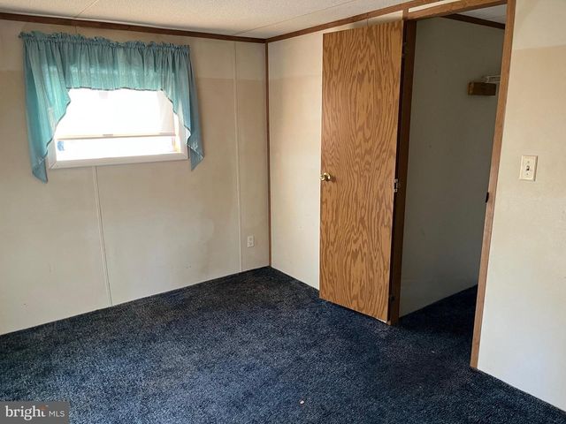 825 SNYDER CORNER RD, Red Lion, PA 17356