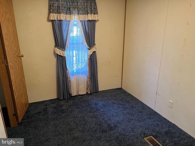 825 SNYDER CORNER RD, Red Lion, PA 17356