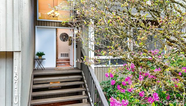 15710 SE 46th Way, Bellevue, WA 98006