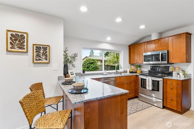 15710 SE 46th Way, Bellevue, WA 98006