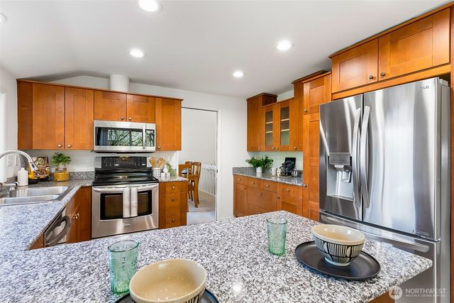15710 SE 46th Way, Bellevue, WA 98006