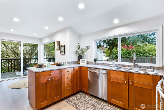 15710 SE 46th Way, Bellevue, WA 98006