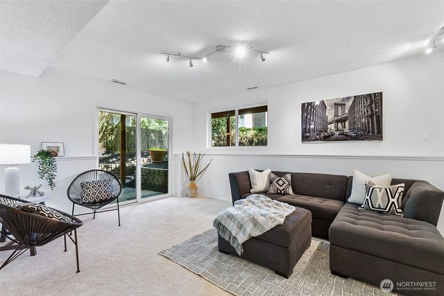 15710 SE 46th Way, Bellevue, WA 98006
