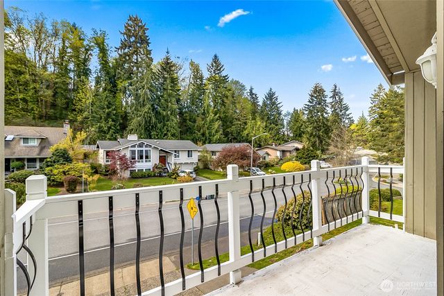 15710 SE 46th Way, Bellevue, WA 98006